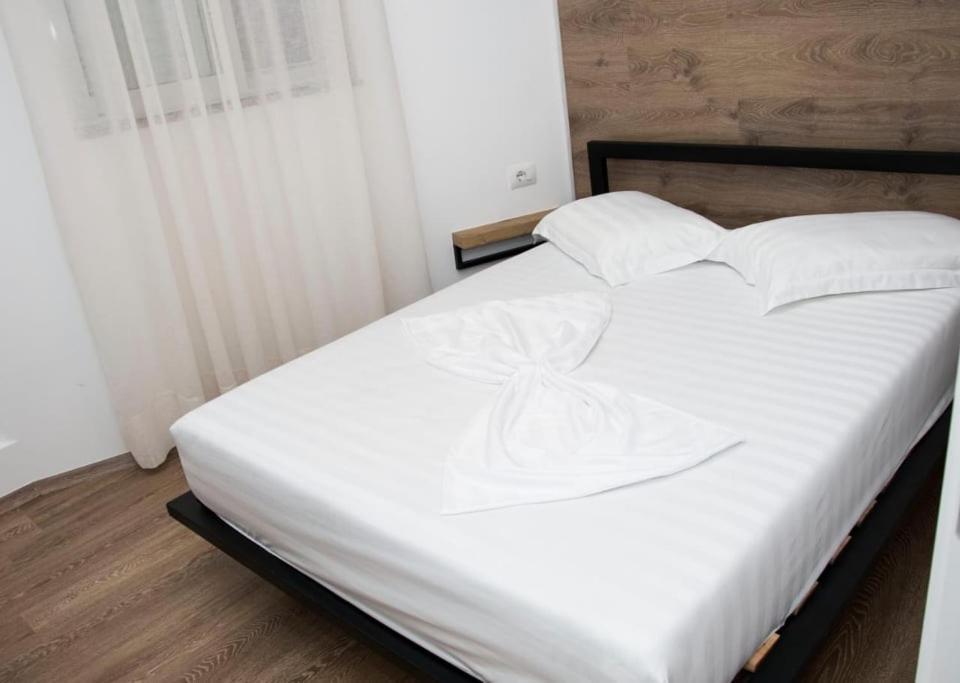 Apartament Stefani Sarande Bagian luar foto